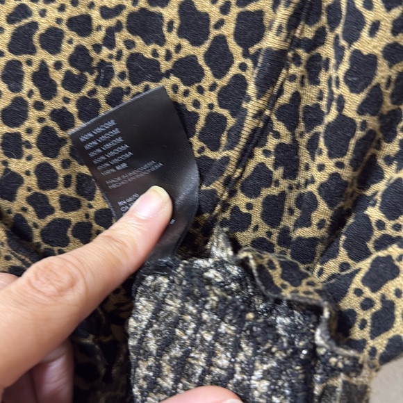 urban outfitters short sleeve cropped animal print top - Picture 4 of 5